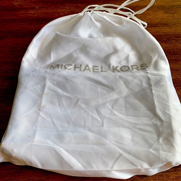 Black Michael Kors Leather Bag Gold Chain Strap - Picture 3 of 14